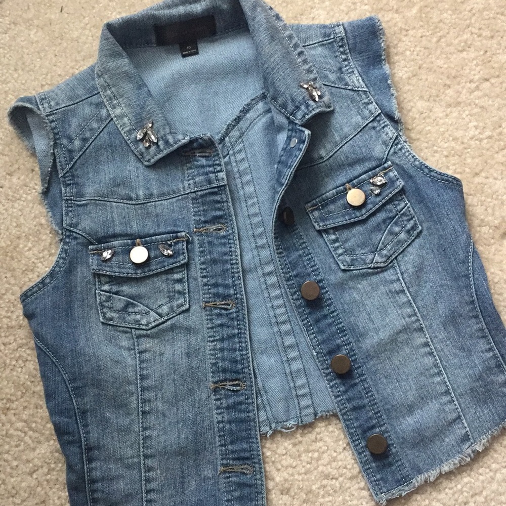 🔥Cutest Jean Jacket w/ Bling EVER!!!🔥